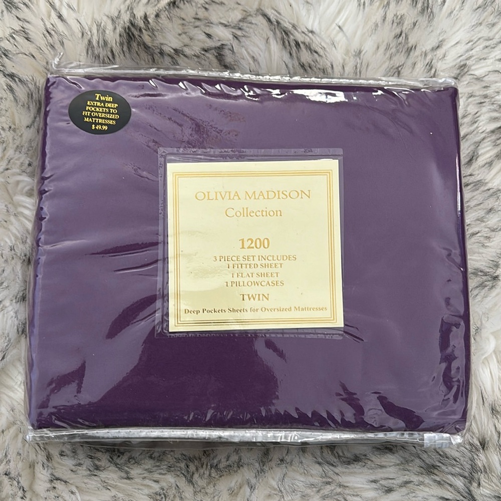 NWT Olivia Madison Collection 1200 Twin Size Bed Set